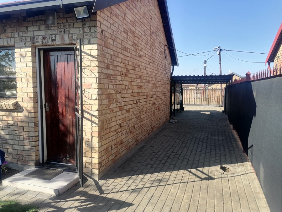 To Let 3 Bedroom Property for Rent in Grasslands Free State